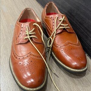 Elegant Tan Brogue Men's Oxfords